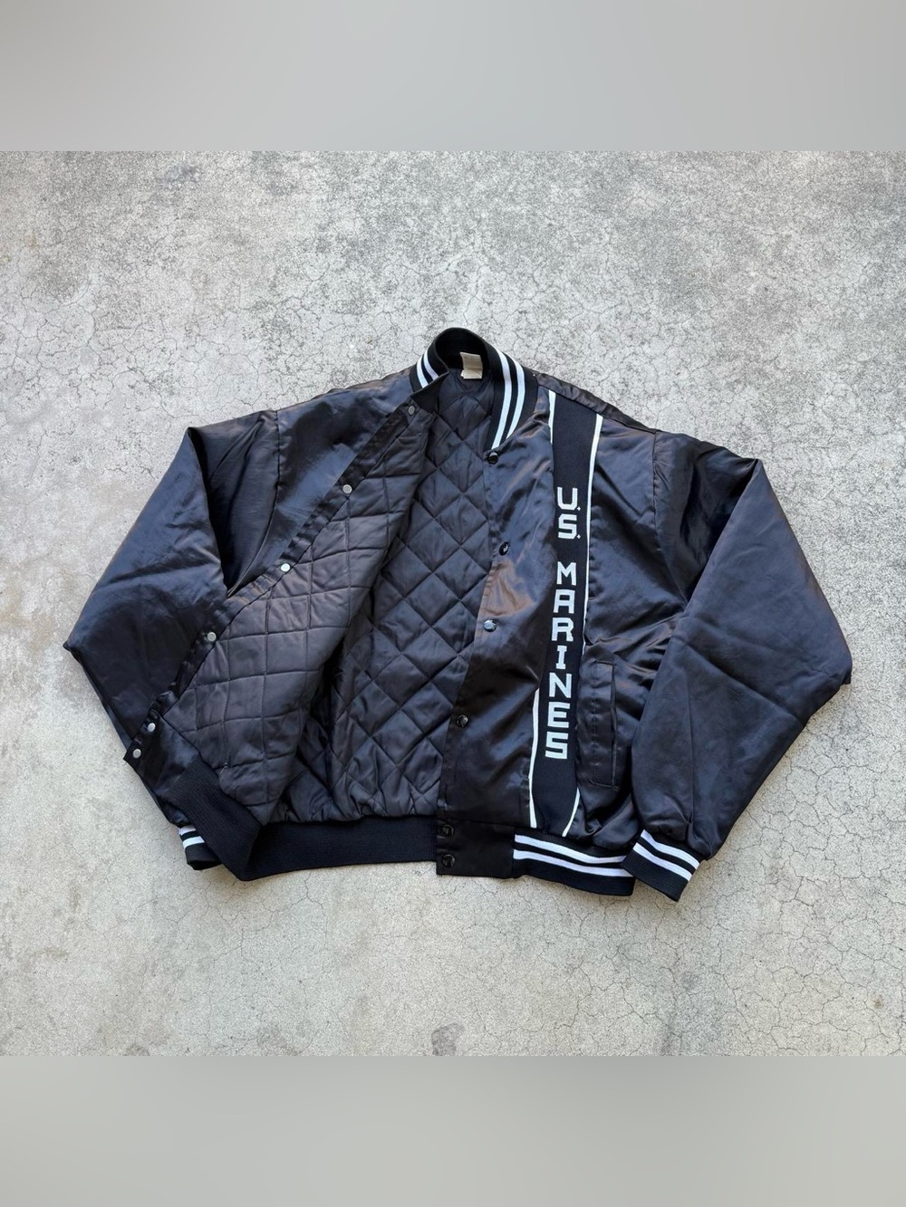 Vintage 80’s 90’s US MARINES Quilted Satin Bomber Jacket